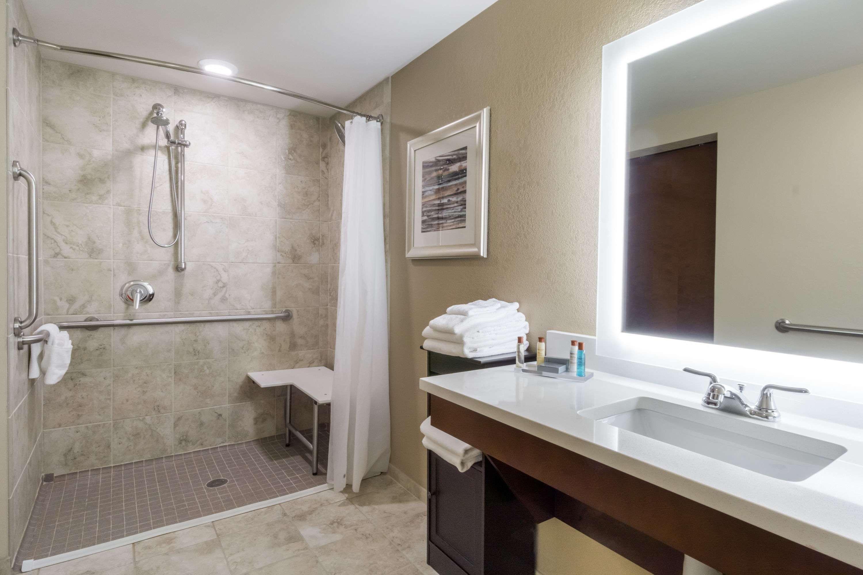 Hawthorn Suites By Wyndham Wheeling At The Highlands Triadelphia Экстерьер фото