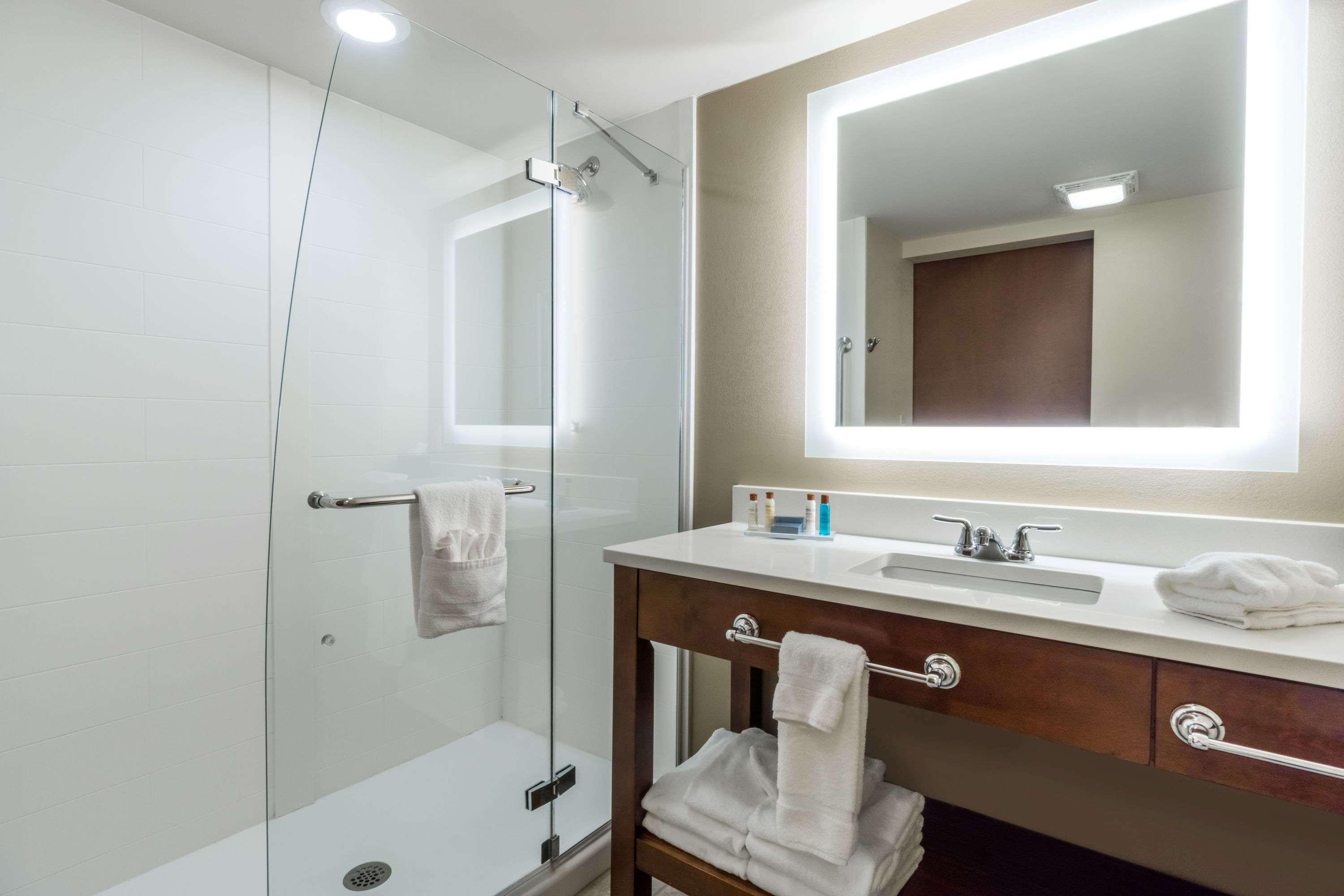 Hawthorn Suites By Wyndham Wheeling At The Highlands Triadelphia Экстерьер фото