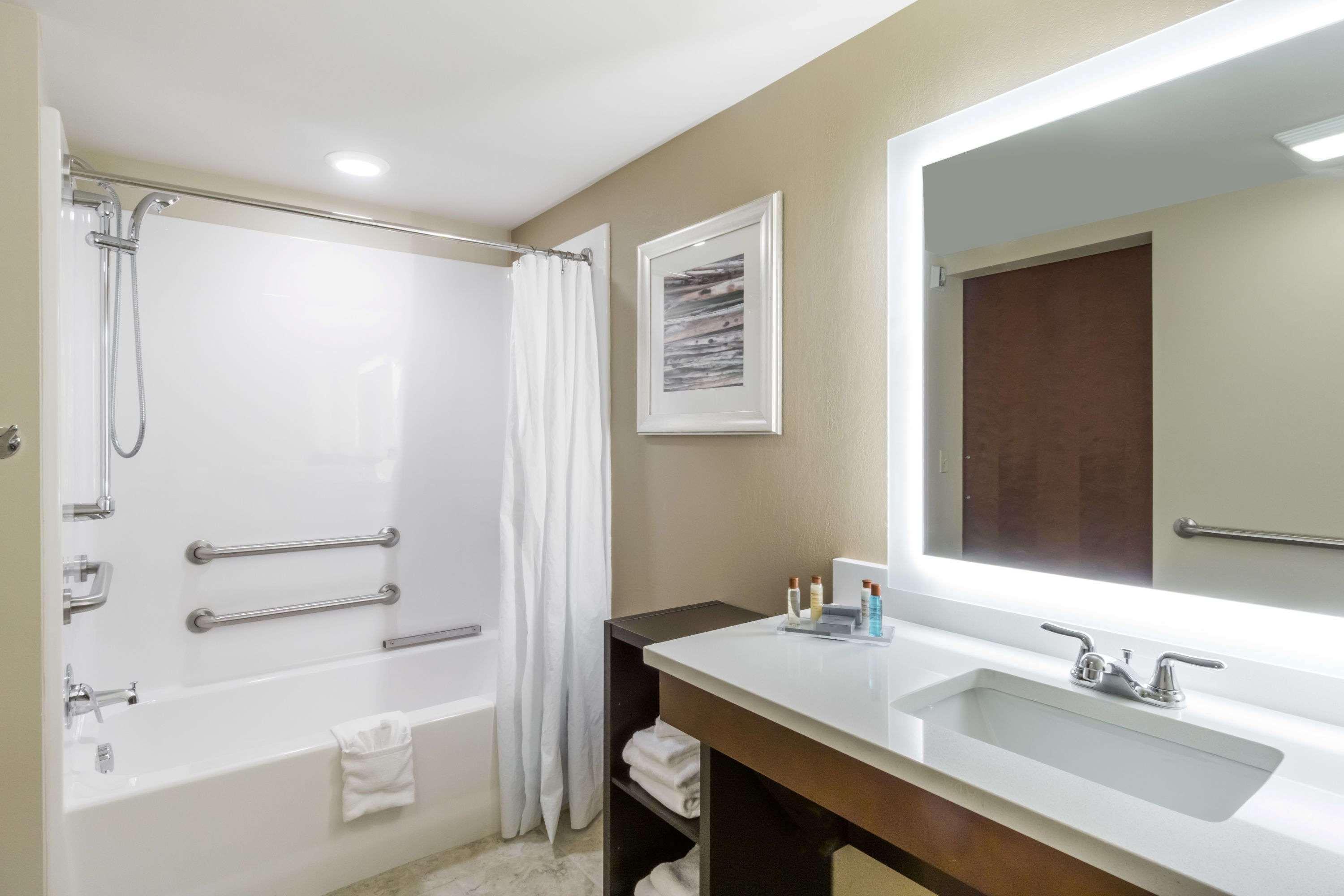 Hawthorn Suites By Wyndham Wheeling At The Highlands Triadelphia Экстерьер фото