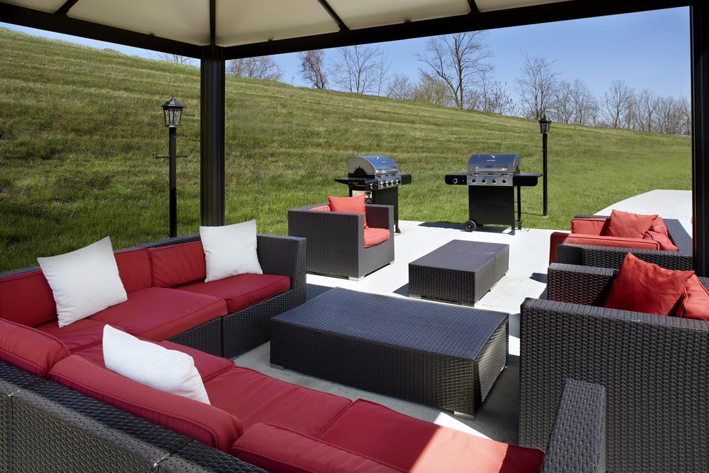 Hawthorn Suites By Wyndham Wheeling At The Highlands Triadelphia Экстерьер фото