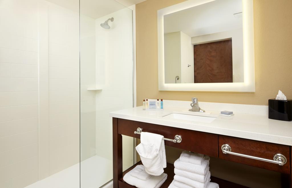 Hawthorn Suites By Wyndham Wheeling At The Highlands Triadelphia Экстерьер фото